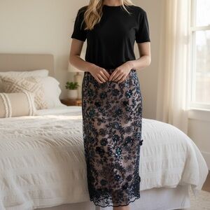 Chic Navy Floral Lace Maxi Skirt